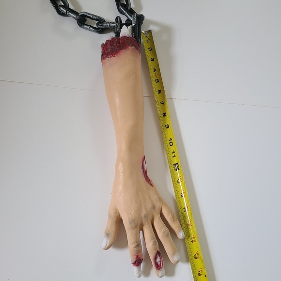 💀SEVERED ARM with Attached Faux Chain Halloween Prop Decoration - Picture 7 of 7